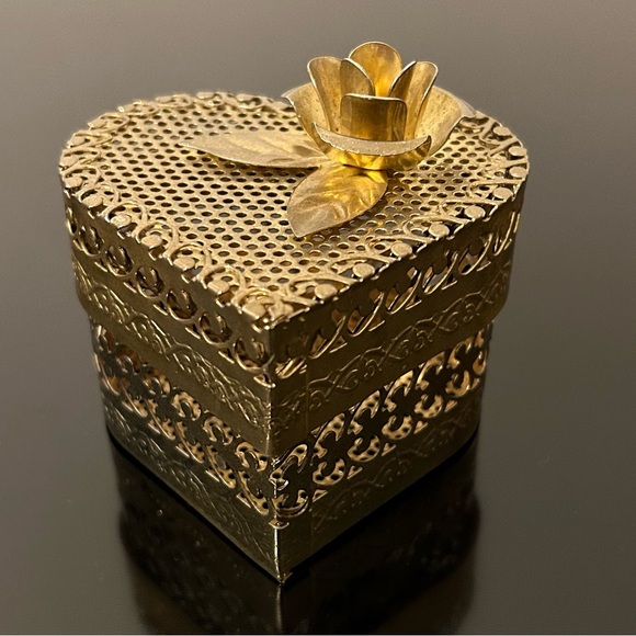 Metal Rose Heart Trinket Box - Picture 7 of 14